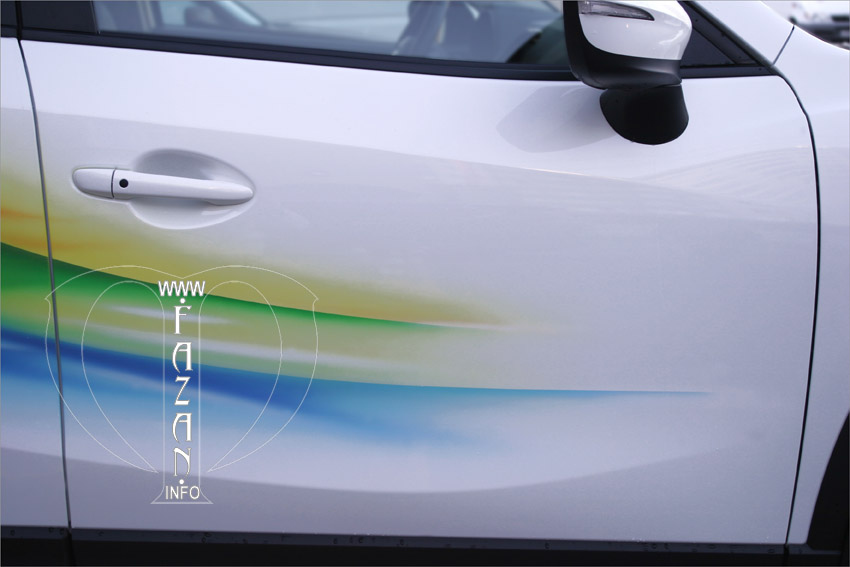 Аэрография Радуга на белом автомобиле Mazda CX-5, фото 8.