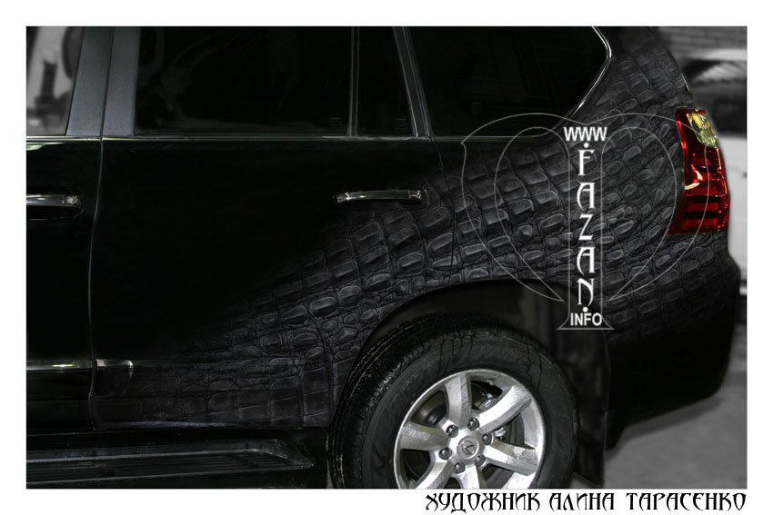 Аэрография "Крокодиловая кожа" на черном автомобиле Lexus GX460. Фото 03.
