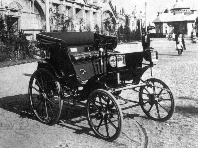 Первый отечественный автомобиль Яковлева.