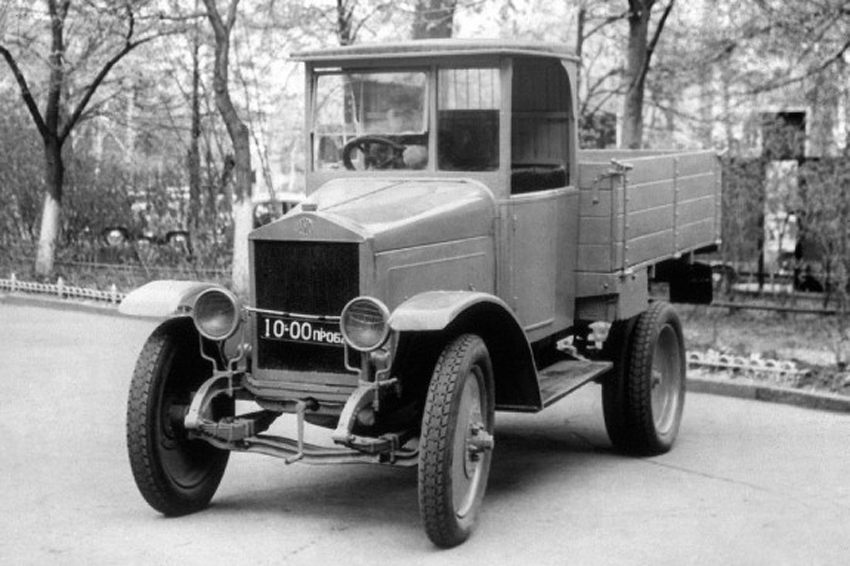 Первый советский грузовик АМО.