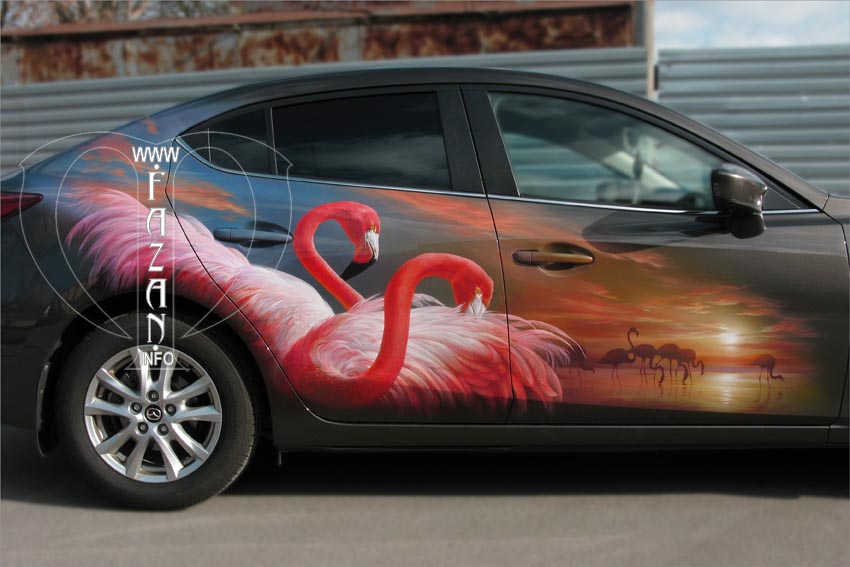 Грациозные птицы фламинго в аэрографии на серой Mazda 3, фото 11.