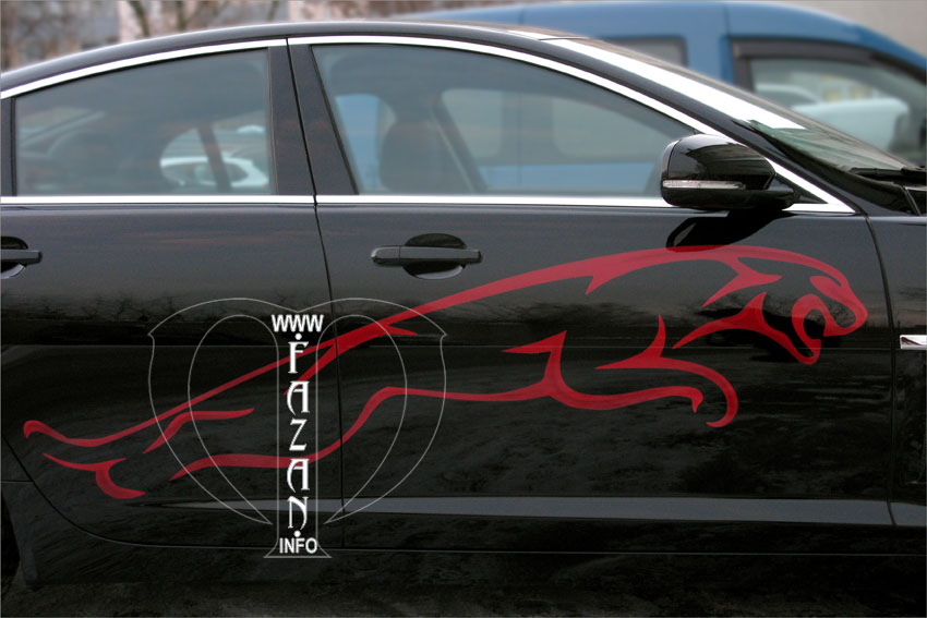 Аэрография логотипа Ягуара на черном Jaguar XF, фото 03.