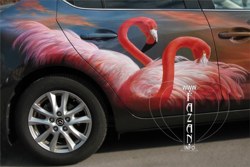 Грациозные птицы фламинго в аэрографии на серой Mazda 3, фото 12.