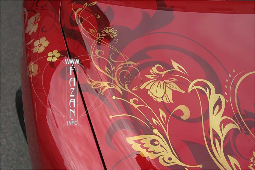 Цветочный узор на красном автомобиле  Toyota Venza, фото 9.