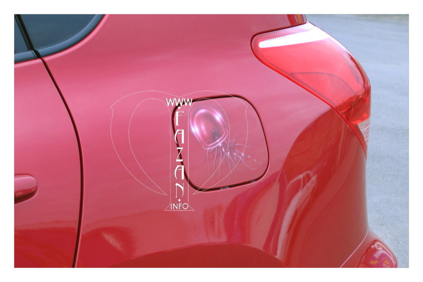 Аэрография на красной машине Toyota RAV4. Фото 02.