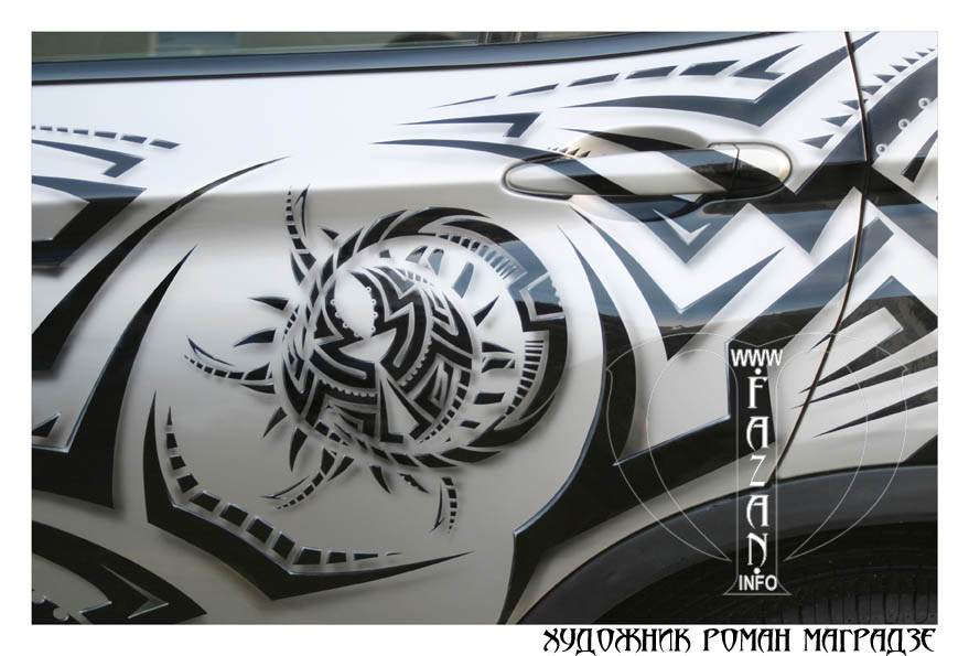Стилизованная под трайблы тату на авто BMW X3, фото 17.