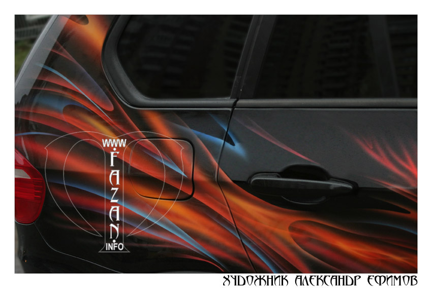 Цветная аэрография на черном автомобиле BMW X5. Фото 06.