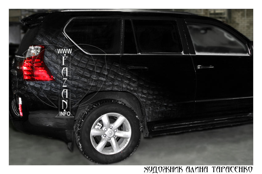 Аэрография "Крокодиловая кожа" на черном автомобиле Lexus GX460. Фото 12..