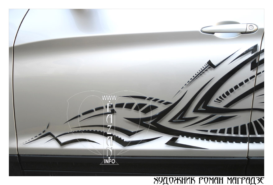 Стилизованная под трайблы тату на авто BMW X3, фото 16.