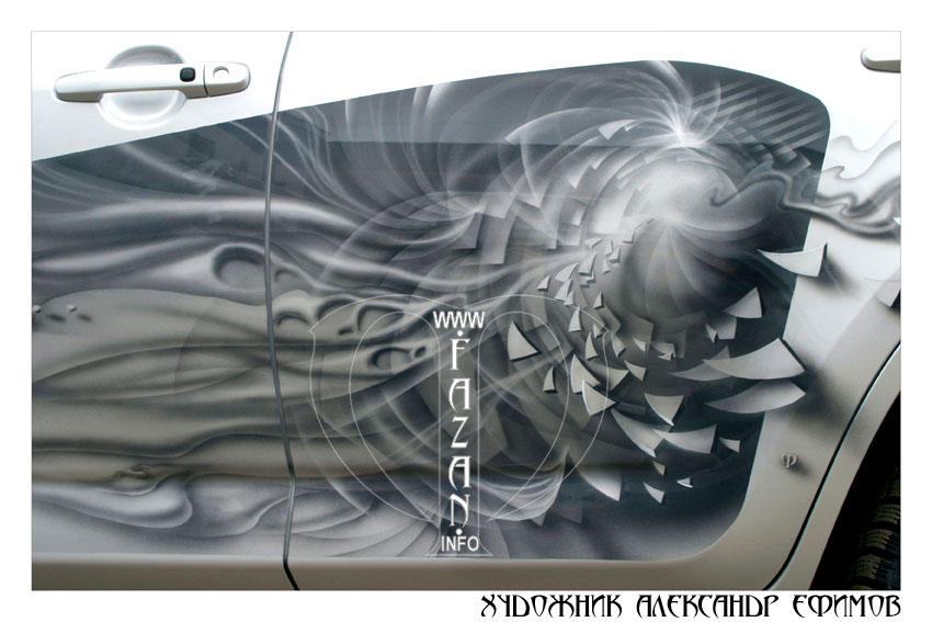 Абстрактный рисунок на автомобиле Toyota RAV4. Фото 03.