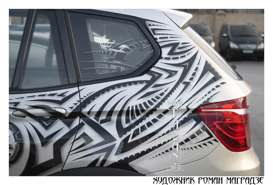 Стилизованная под трайблы тату на авто BMW X3, фото 14.
