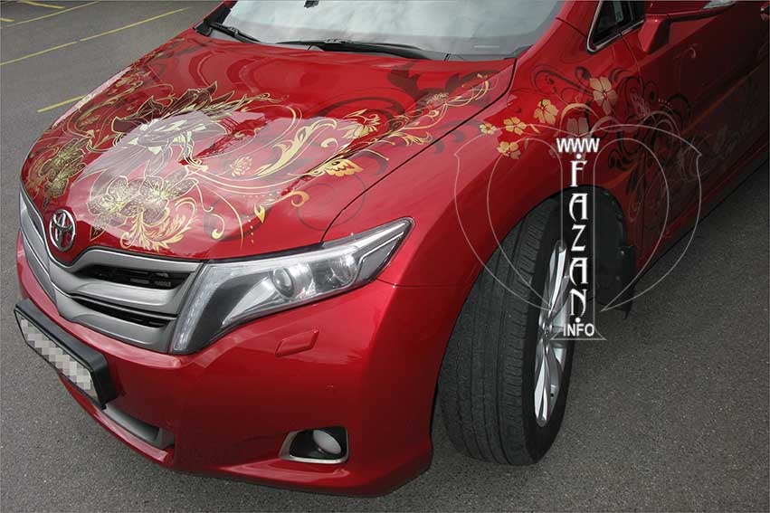 Цветочный узор на красном автомобиле  Toyota Venza, фото 6.